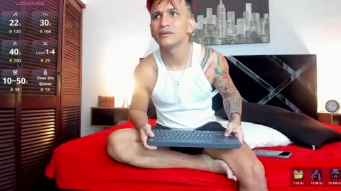 Snapshot of adriano_bigcock chatting on 06-09-26, 02:56 Adrian online show from 06-09-26, 02:56