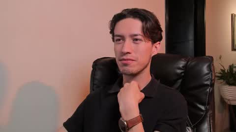 Snapshot of adrianwilliams_ chatting on 11-12-25, 11:14 Adrian Williams online show from 11-12-25, 11:14