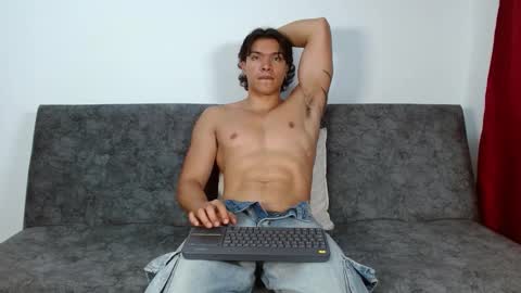 adriel_escalante online show from 10-23-25, 02:11
