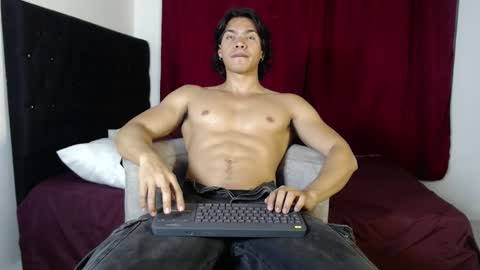 adriel_escalante online show from 01-08-26, 03:09