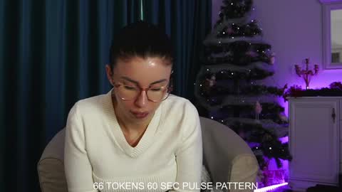 Snapshot of aelia_anara chatting on 12-29-24, 09:28 Aelia online show from 12-29-24, 09:28