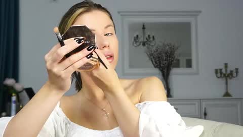 Snapshot of aelia_anara chatting on 09-26-25, 03:32 Aelia online show from 09-26-25, 03:32