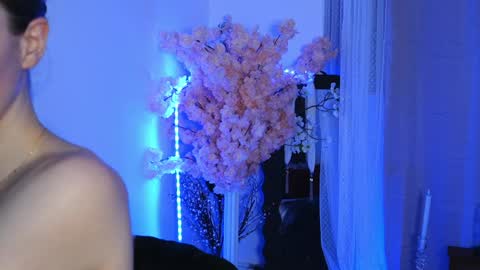 Aelia online show from 03-29-26, 05:24