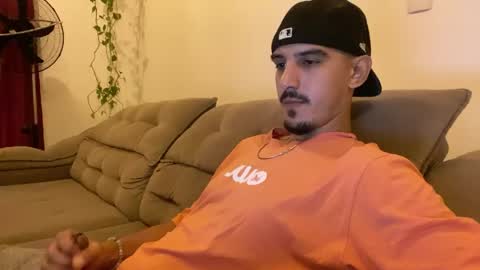 Snapshot of aelucius chatting on 05-18-26, 04:07 Luci online show from 05-18-26, 04:07
