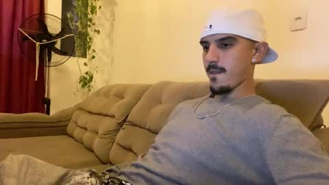 Snapshot of aelucius chatting on 06-04-26, 04:07 Luci online show from 06-04-26, 04:07