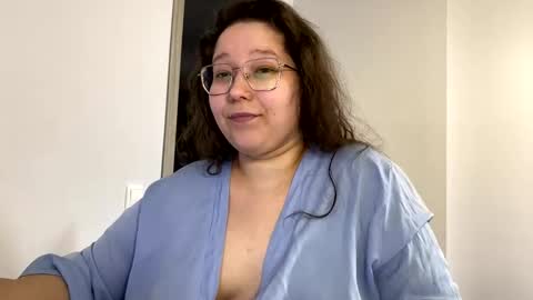 Snapshot of aemilialust chatting on 02-09-26, 05:33 aemilialust online show from 02-09-26, 05:33