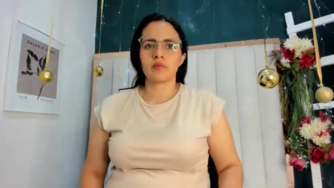 Snapshot of africa_holmes chatting on 12-17-25, 01:44 Africa online show from 12-17-25, 01:44