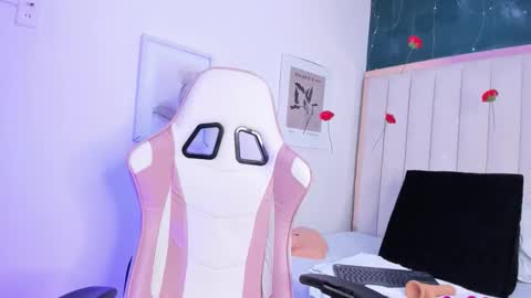 Snapshot of africa_holmes chatting on 03-10-26, 02:49 Africa online show from 03-10-26, 02:49