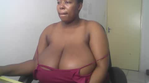 Snapshot of africanbusty chatting on 09-08-25, 09:14 ONLYFAN-Africanbusty online show from 09-08-25, 09:14