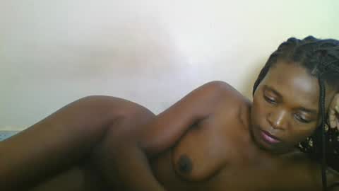 Snapshot of africancutegal chatting on 05-06-26, 11:37 Yvonne online show from 05-06-26, 11:37