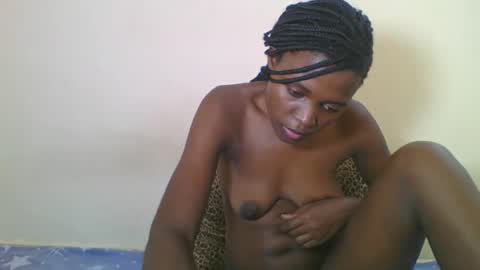 Snapshot of africancutegal chatting on 05-15-26, 07:48 Yvonne online show from 05-15-26, 07:48