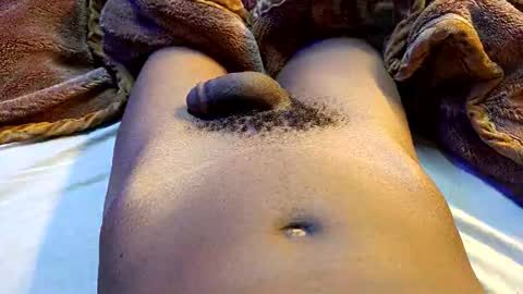 Snapshot of africangunman chatting on 11-16-25, 06:08 Gunman online show from 11-16-25, 06:08