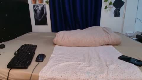 Snapshot of africanpetitequeenn chatting on 05-05-26, 07:33 Africanpetitequeenn online show from 05-05-26, 07:33