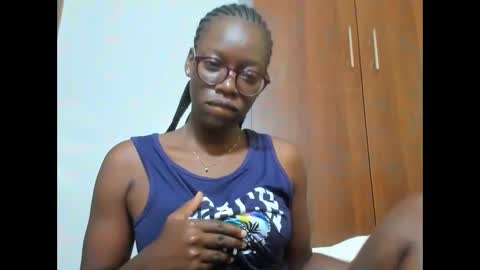 Leah online show from 02-05-25, 04:27