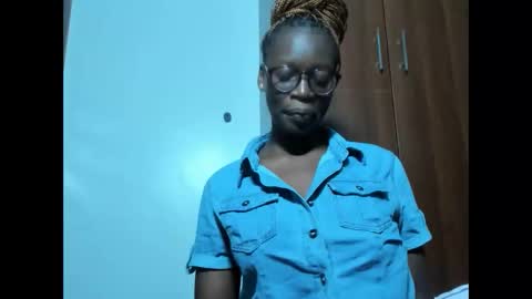 Leah online show from 02-15-25, 03:31