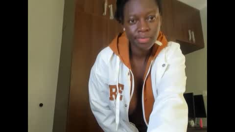 Leah online show from 02-22-25, 06:28