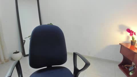 Snapshot of afrodita3123 chatting on 09-25-25, 03:16 Lorena online show from 09-25-25, 03:16