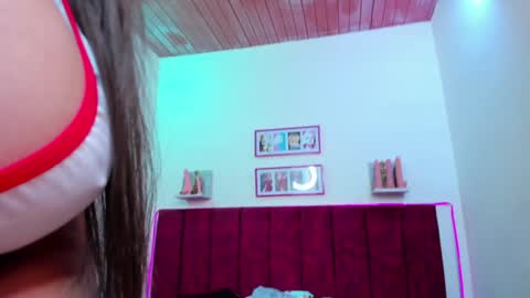 Snapshot of afroditaandsoffi chatting on 01-09-25, 06:15 Afrodita Chery y Hermione online show from 01-09-25, 06:15