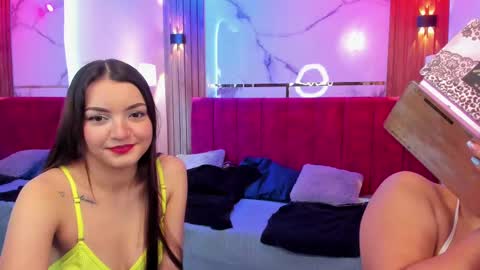 Snapshot of afroditaandsoffi chatting on 10-13-25, 12:05 Afrodita Chery y Hermione online show from 10-13-25, 12:05