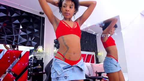 Snapshot of afroditagreenn chatting on 01-09-25, 12:41 Afrodita online show from 01-09-25, 12:41