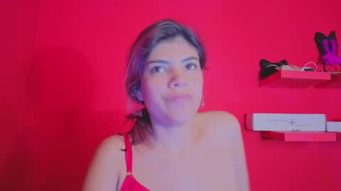Snapshot of afroditamoore chatting on 10-15-25, 03:50 afroditamoore online show from 10-15-25, 03:50