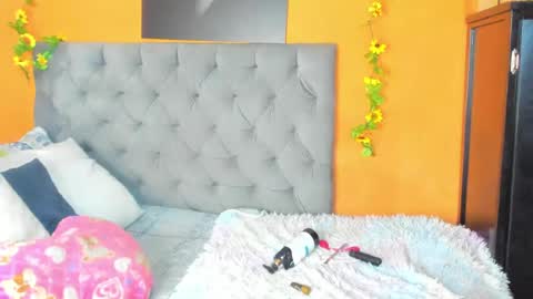 Snapshot of afrodiva69_ chatting on 08-06-26, 02:19 Afro Diva online show from 08-06-26, 02:19