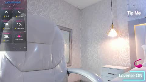 Snapshot of afrodytasky chatting on 10-10-25, 11:31 A F R O D I T A online show from 10-10-25, 11:31