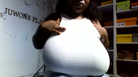 afroprincessx online show from 07-06-26, 10:01