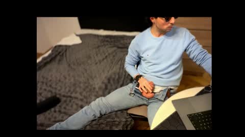 Snapshot of aftertherun chatting on 03-26-26, 09:31 AfterTheRun online show from 03-26-26, 09:31