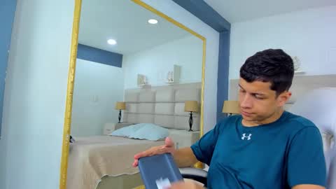 Snapshot of agarevans chatting on 12-18-25, 04:40 AGAR online show from 12-18-25, 04:40