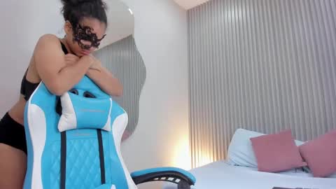 Snapshot of agata18_ chatting on 10-29-25, 01:02 A G A T A online show from 10-29-25, 01:02