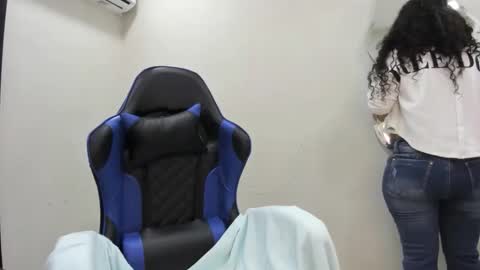 Snapshot of agata18_ chatting on 02-05-26, 12:32 A G A T A online show from 02-05-26, 12:32