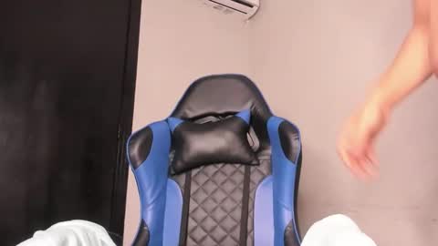 Snapshot of agata18_ chatting on 02-13-26, 01:18 A G A T A online show from 02-13-26, 01:18