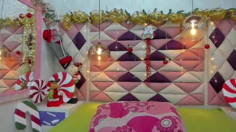 Snapshot of agata_01_ chatting on 12-22-24, 06:04 Ana online show from 12-22-24, 06:04