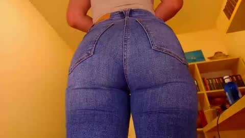 Agatha online show from 05-17-26, 12:41