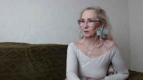 Snapshot of agatha_moore_ chatting on 02-03-25, 01:19 Agatha online show from 02-03-25, 01:19