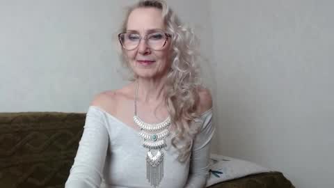 Snapshot of agatha_moore_ chatting on 02-24-25, 04:26 Agatha online show from 02-24-25, 04:26