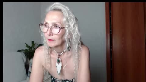 Snapshot of agatha_moore_ chatting on 09-10-25, 03:01 Agatha online show from 09-10-25, 03:01