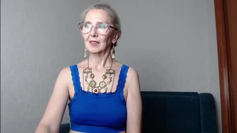 Snapshot of agatha_moore_ chatting on 10-24-25, 04:25 Agatha online show from 10-24-25, 04:25