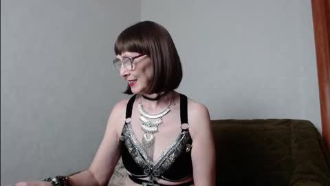 Snapshot of agatha_moore_ chatting on 11-26-25, 01:12 Agatha online show from 11-26-25, 01:12