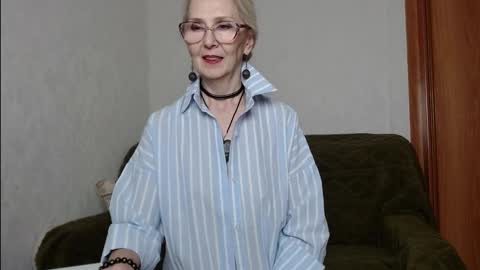 Snapshot of agatha_moore_ chatting on 11-29-25, 03:26 Agatha online show from 11-29-25, 03:26