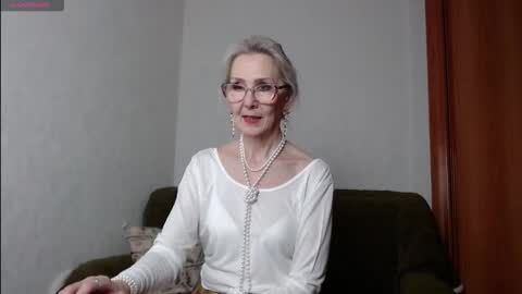 Snapshot of agatha_moore_ chatting on 12-17-25, 02:56 Agatha online show from 12-17-25, 02:56