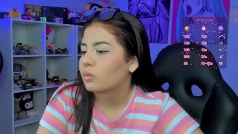 Snapshot of agatha_riccie chatting on 12-23-24, 07:17 Cat online show from 12-23-24, 07:17