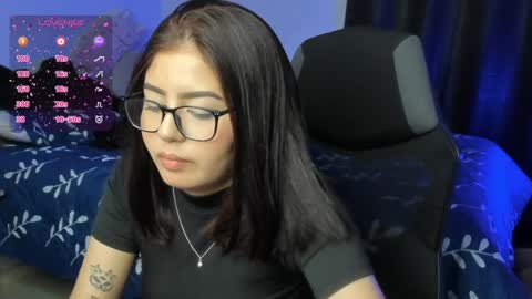 Snapshot of agatha_riccie chatting on 12-29-24, 07:17 Cat online show from 12-29-24, 07:17