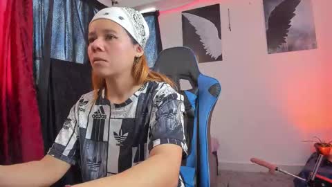 agatha_walter_ online show from 10-05-25, 03:54