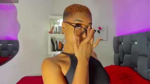 Snapshot of agathablade chatting on 03-12-26, 11:44 Agatha online show from 03-12-26, 11:44