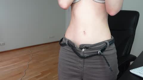 Agelina Lilly Laura online show from 05-03-26, 05:35