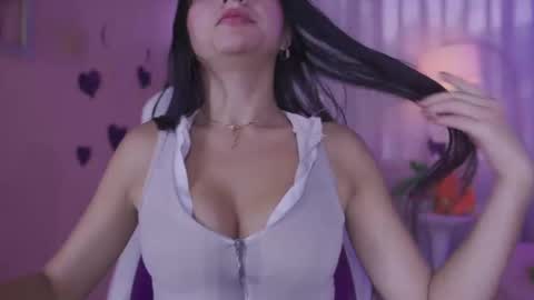 Snapshot of aghata_williamss chatting on 02-26-25, 12:14 AGHATA online show from 02-26-25, 12:14