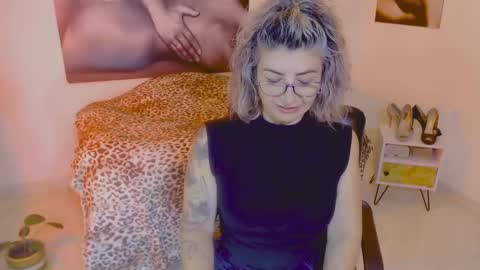 Lily online show from 01-12-25, 03:28