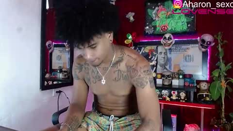 Snapshot of aharon_sexo1 chatting on 10-31-25, 09:05 Aharon Zamora online show from 10-31-25, 09:05